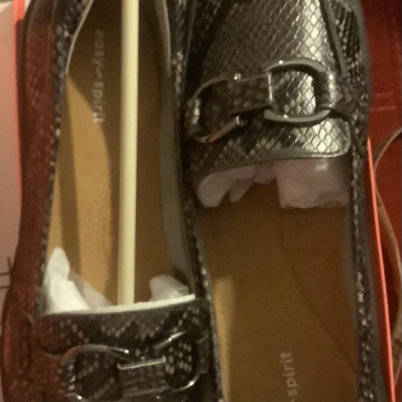 Easy spirit size 10 dark gray snake print - Picture 2 of 4
